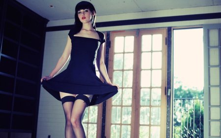 Мелисса Кларк в чулочках