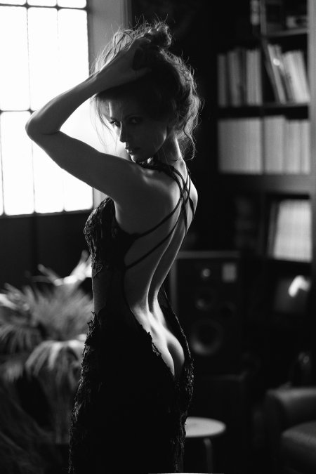 Красивые полуобнаженные девушки