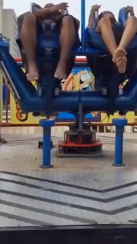 Карусель аттракцион