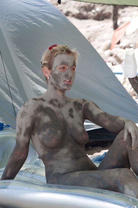 Грязевые ванны голышом