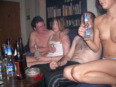 Пьяные девушки разврат