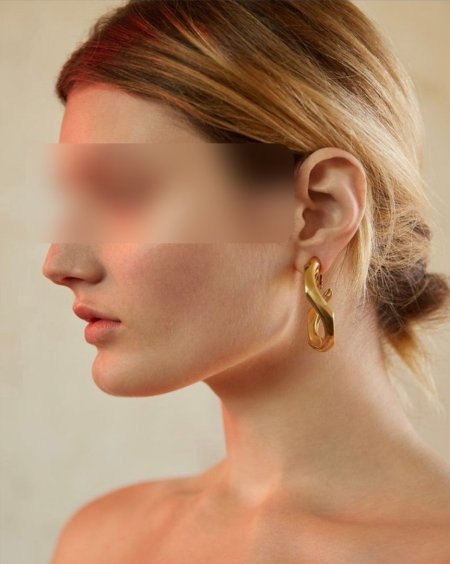 Греческий профиль нос с горбинкой