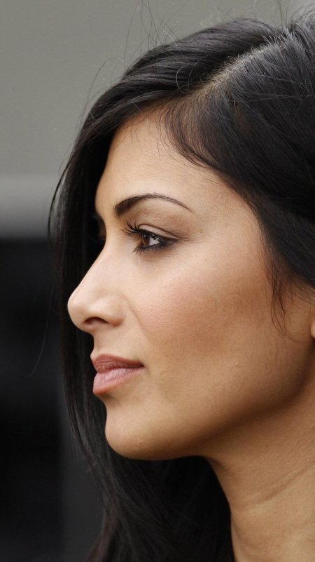 Николь шерзингер брюнетка