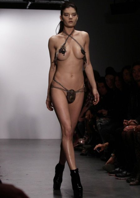 Миранда керр голая подиум