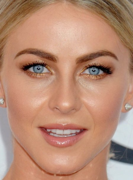 Знаменитости с нависшим веком