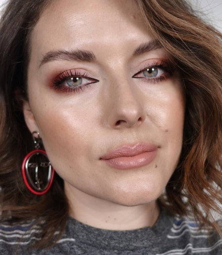 Карли Клосс нависшие веки