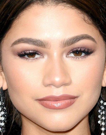 Звезды с нависшим веком