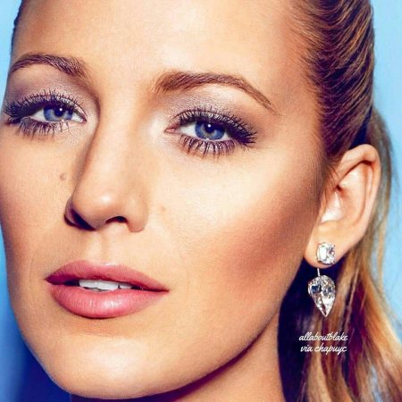 Блейк Лайвли глаза