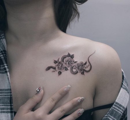 Тату на ключицах для девушек