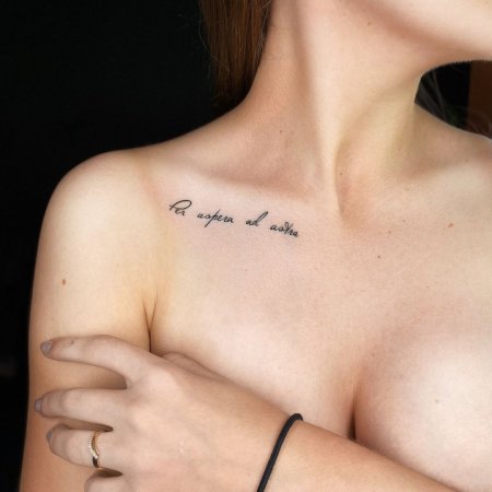 Тату надписи на ключице для девушек