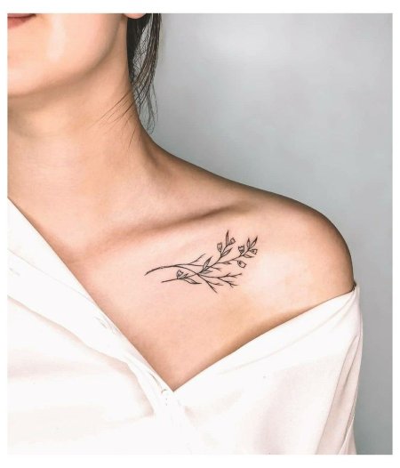 Веточка на ключице тату