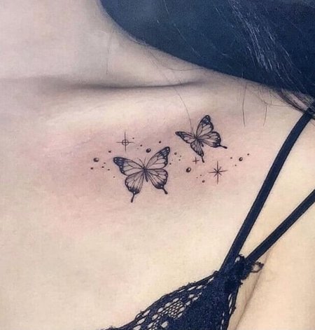 Тату бабочка на ключице