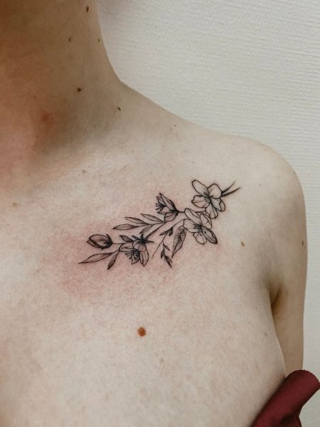 Тату на ключицах для девушек