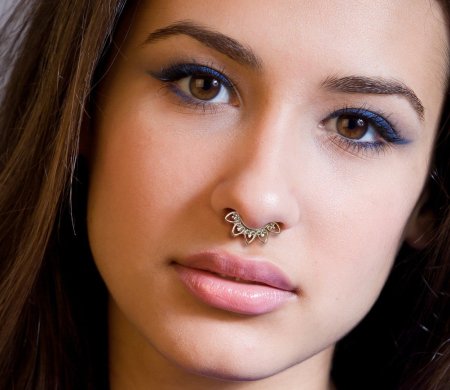 Пирсинг носа Септум золото