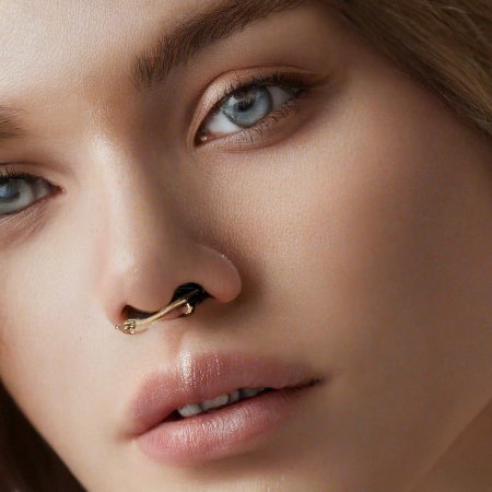 Пирсинг на носу кольцо