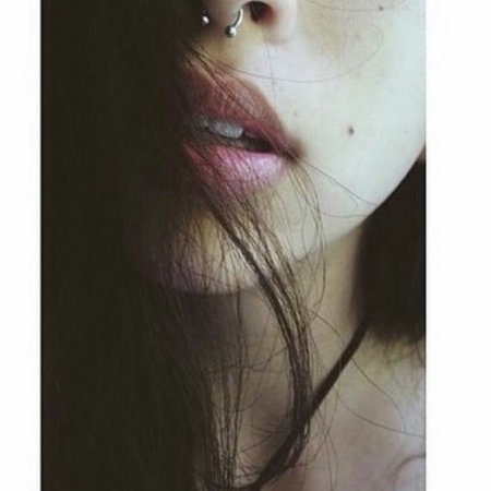 Красивый пирсинг носа