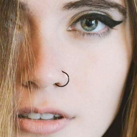 Нострил пирсинг