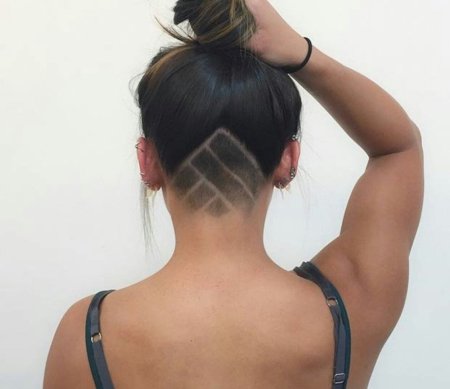 Бритый затылок на длинные волосы