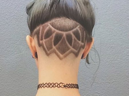 Художественный выстриг женский затылок