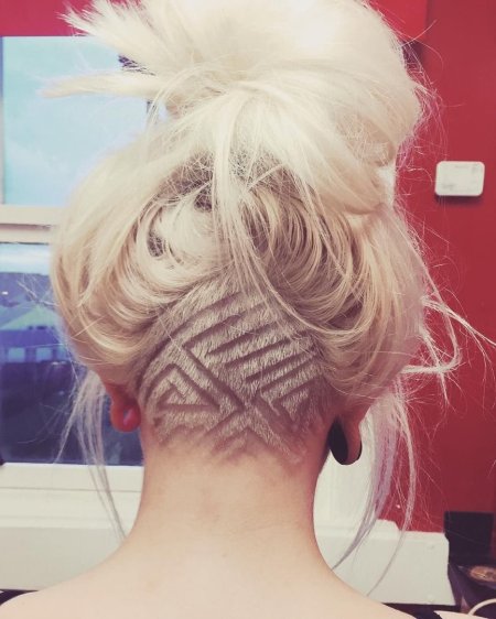 Прически с бритым затылком