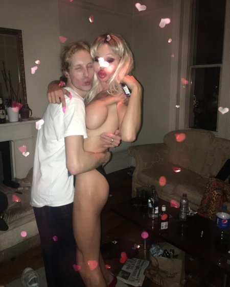 Сэмми Льюис интимные фото