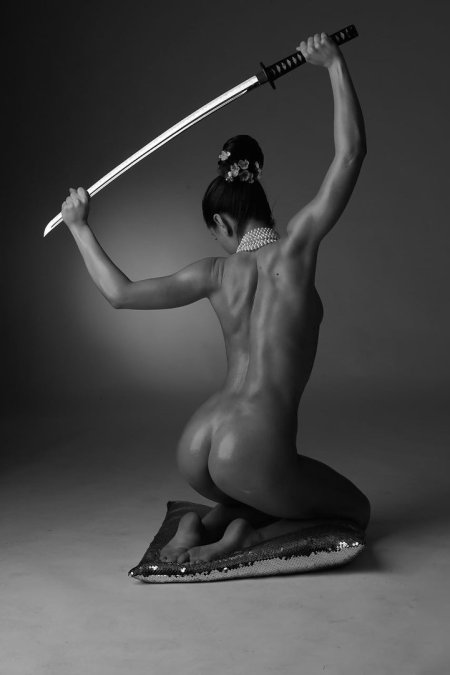 Боевые искусства голышом