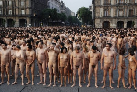 Spencer Tunick naked people на съемках