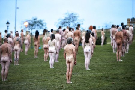 Массовое обнажение Спенсер туник