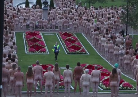 Массовое обнажение Спенсер туник