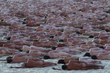 Голая массовка Spencer Tunick