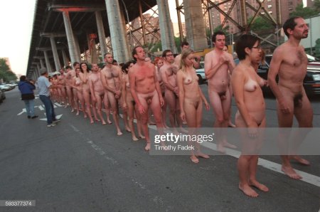 Spencer Tunick naked people на съемках