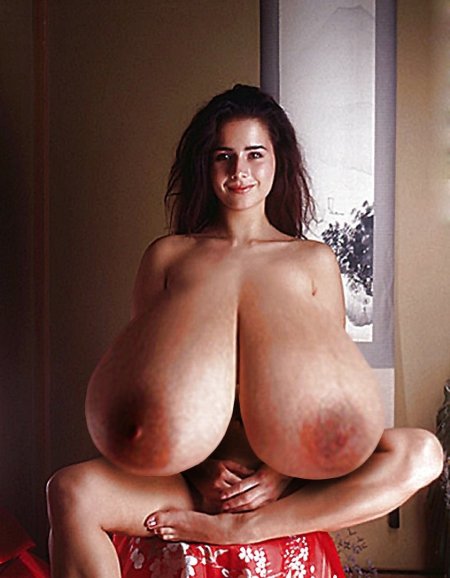 Огромные молочные сиськи