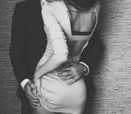 Объятия за талию