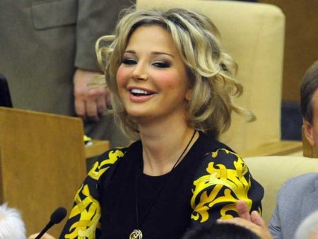 Максакова певица