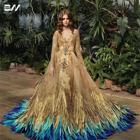 Малярова ольга платье с перьями