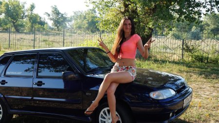 Четырка с девушкой