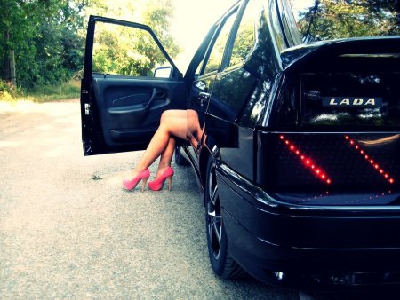 Ваз 2114 с девушкой