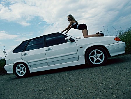 Ваз 2114 с девушкой