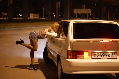 Ваз 2114 с девушкой