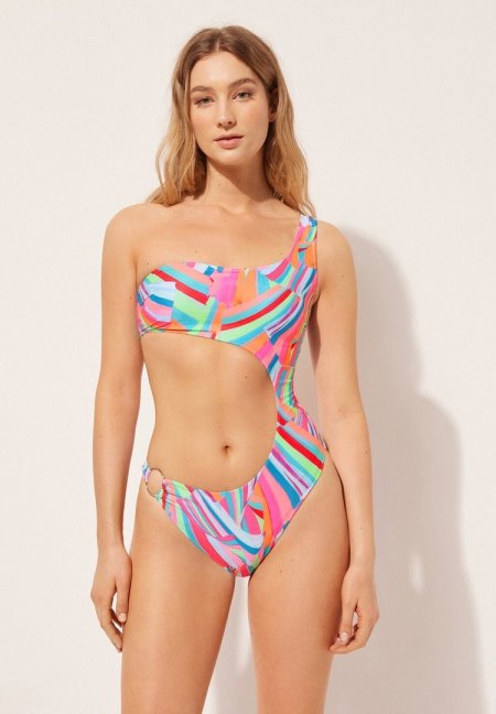 Яркие купальники