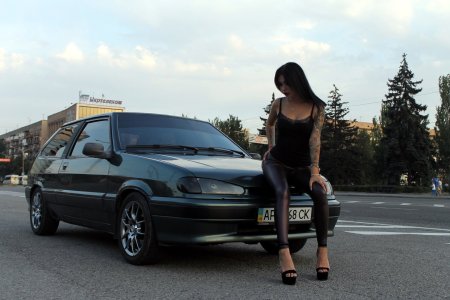 Ваз 2114 с девушкой