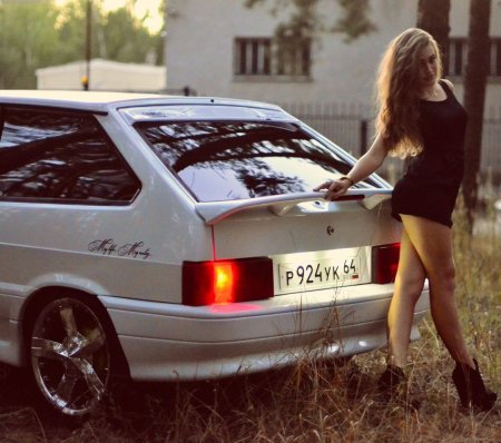 Ваз 2114 с девушкой