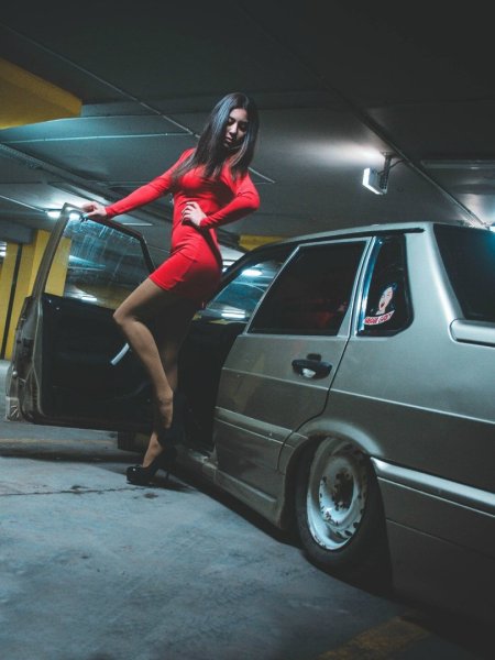 Ваз 2114 с девушкой