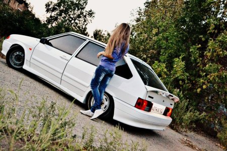 Четырка с девушкой