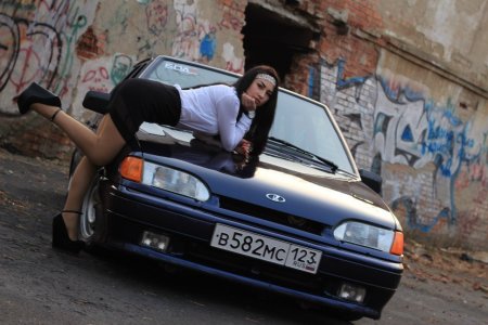 Ваз 2114 с девушкой