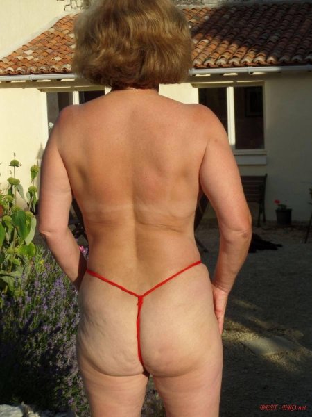 Голые женщины с целлюлитом