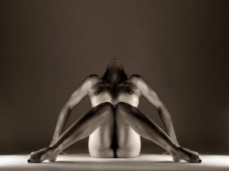 Красивое женское тело ню