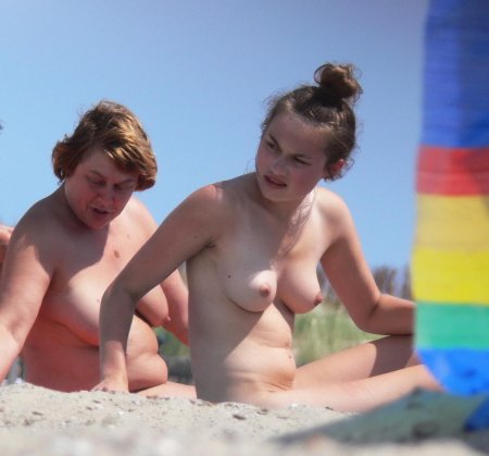 Любительские сиськи на пляже