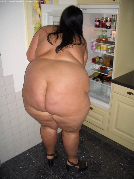 Жирная жопа голая