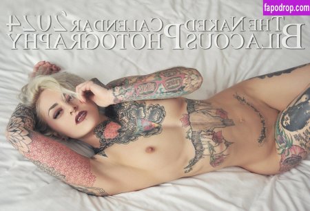 Голые тату модели